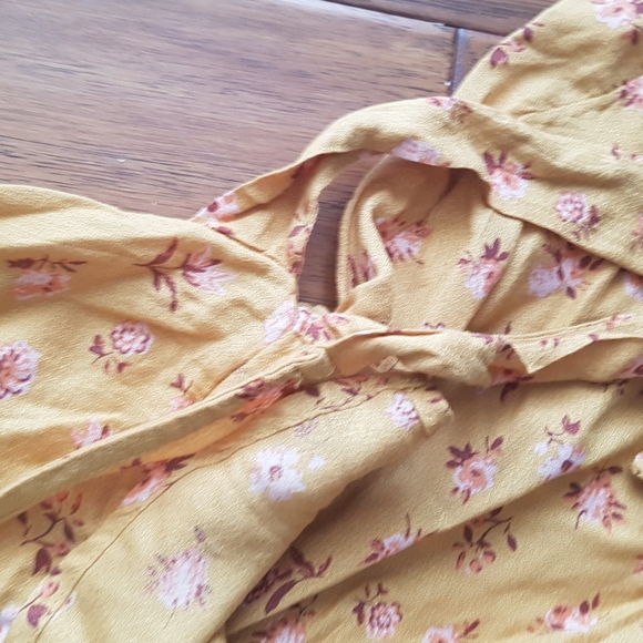 Lucky Brand Floral Peplum Faux Wrap Top Size L - Picture 3 of 16